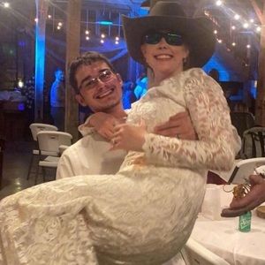 Meet your Posher, Topher